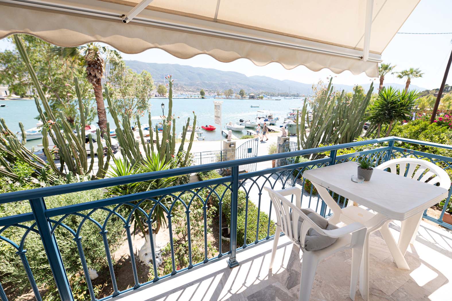Kanali Beach Bar Restaurant & Apartments Poros